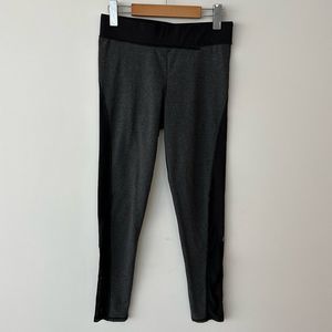 Black and grey workout leggings